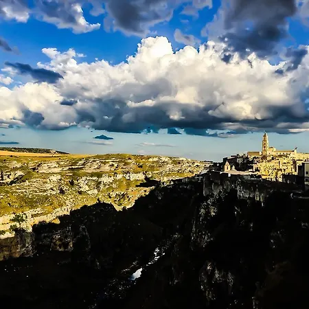 Piazza Ke' Feriehus Matera